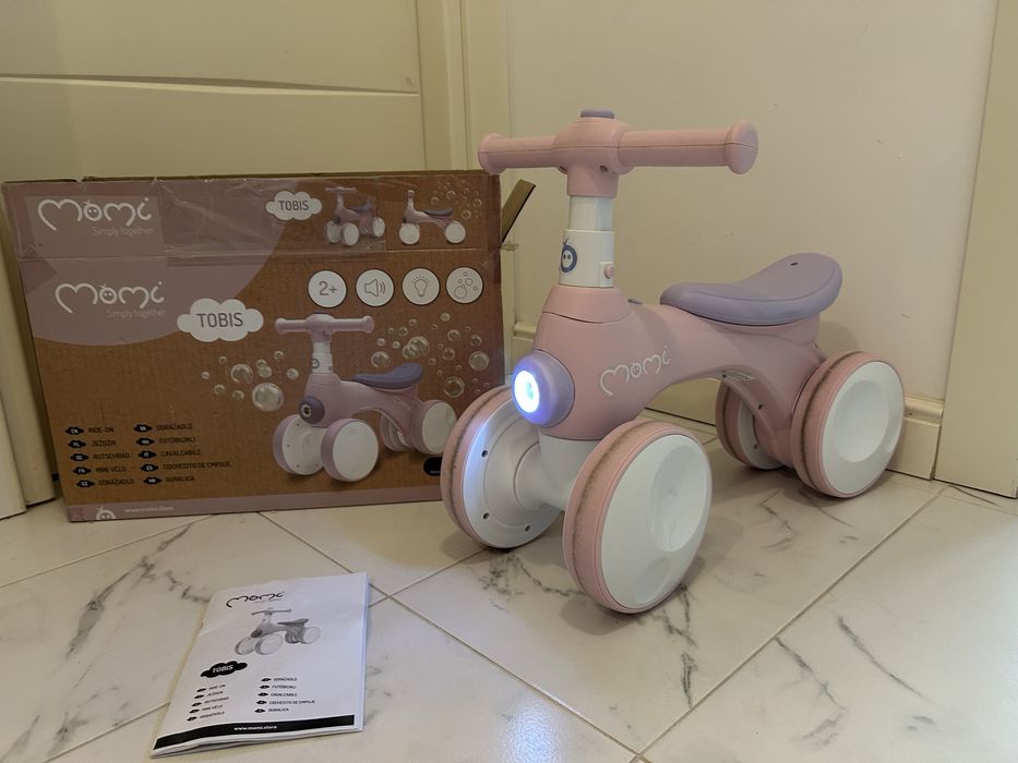 Bicicleta MOMI care face baloane