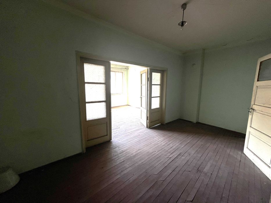 Къща на метри от центъра на град Габрово