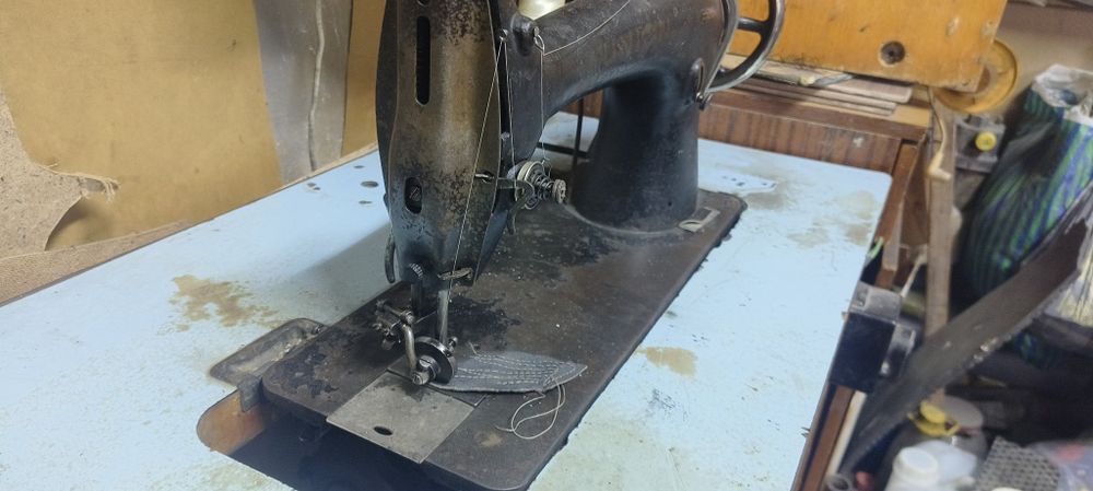 Заготовочная швейная машина Зингер