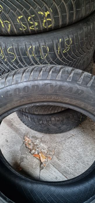 225/55/18 Goodyear Vector 4Seasons