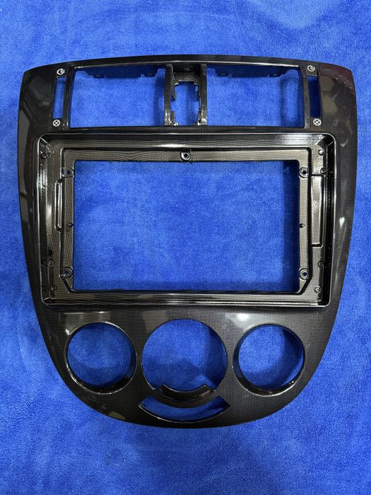 Gentra tesla manitor ramka 9