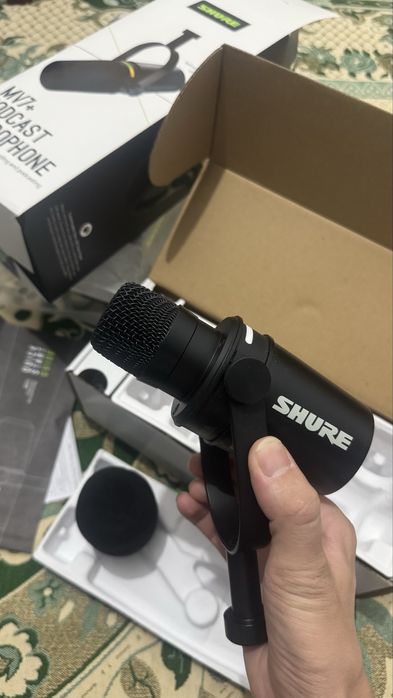 Shure MV7+ подкаст микрофон