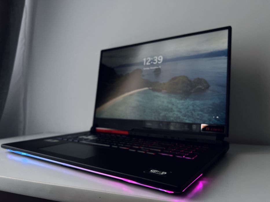 Asus rog strix G713IE