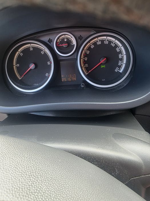 Opel corsa D 1.3