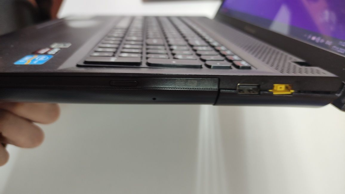 Продам ноутбук lenovo G500 Core i3