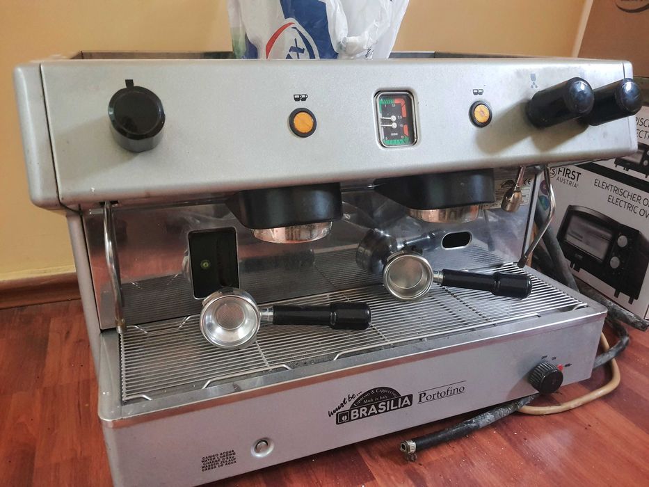 Професионална кафе машина Бразилия Портофино и кафемелачка