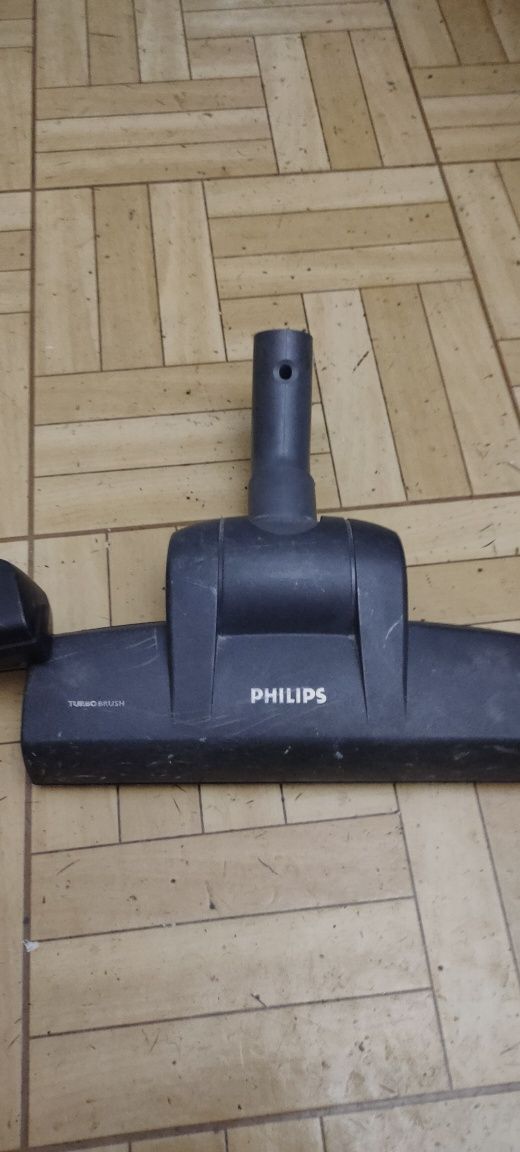 Продам на пылесос Philips щётку насадку