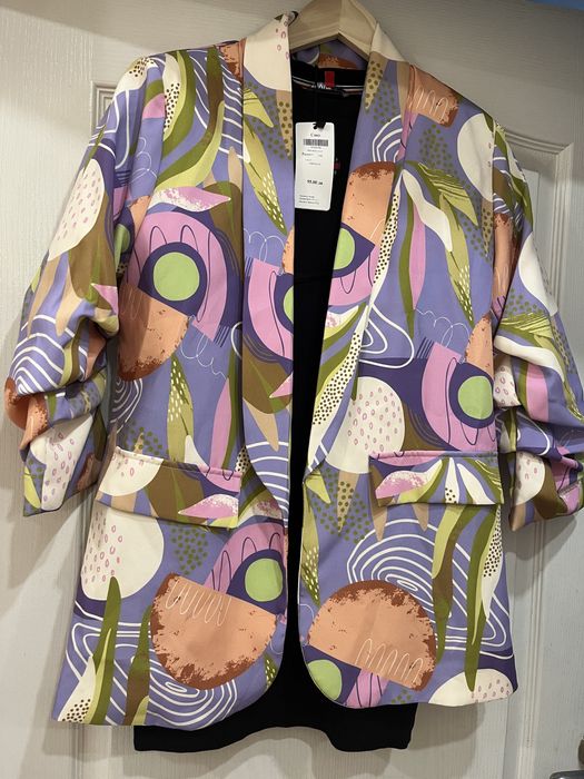 Сако атрактивно