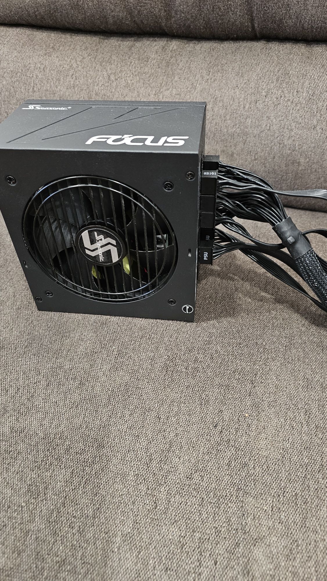 Sursa Seasonic 750W