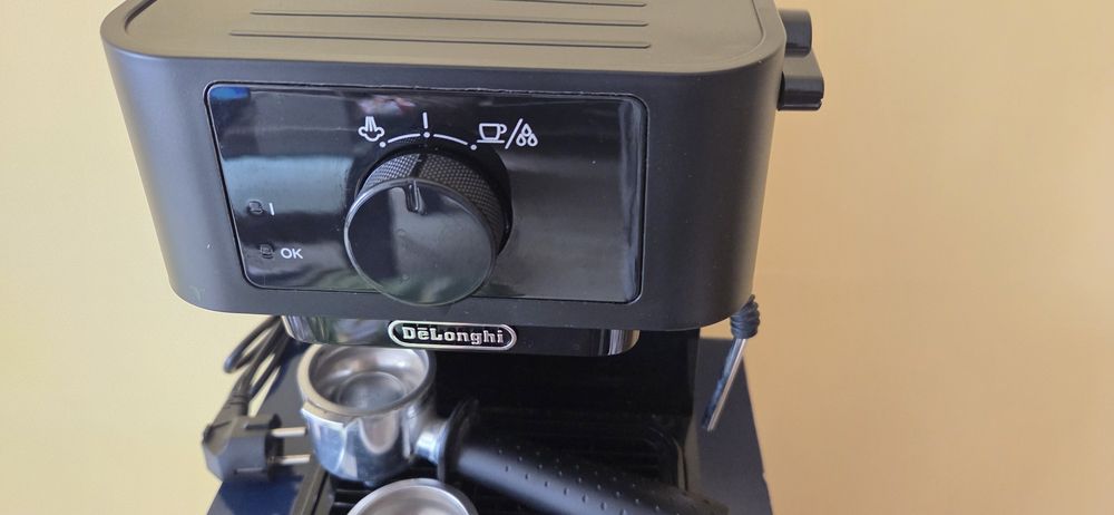 Кафе машина ЕС 230 BK с коментар по цена,като нова е!