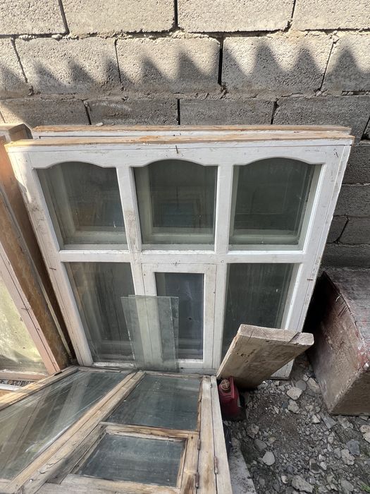 окна деревянные договорная цена 3 штук