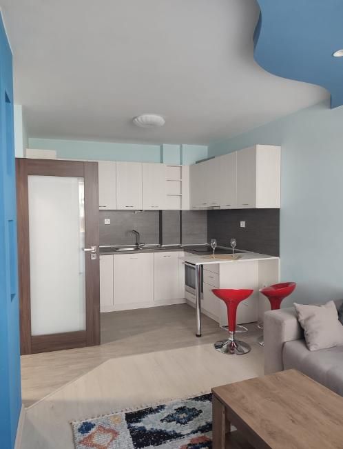 Дава се под наем Тристаен апартамент в Пловдив, Съдийски - 72 кв.м за 650 € - Снимка #2