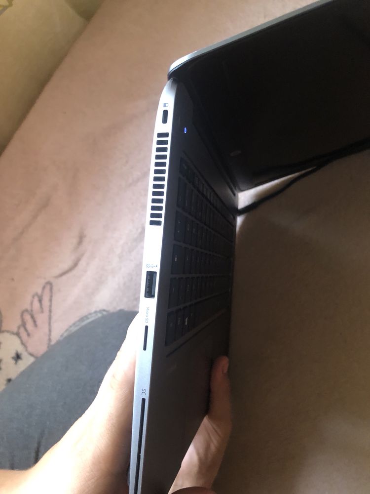 Vand laptop in stare buna