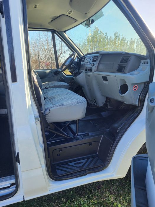 Ford Transit 8+1