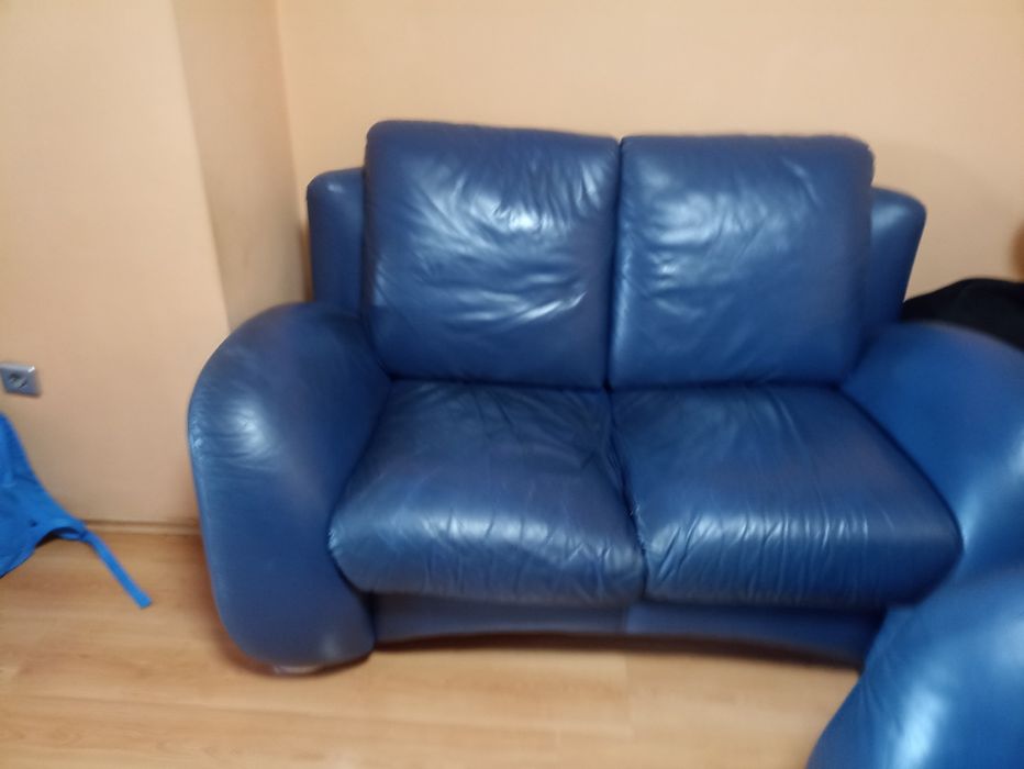 Продавам италианска  тройка кожен диван