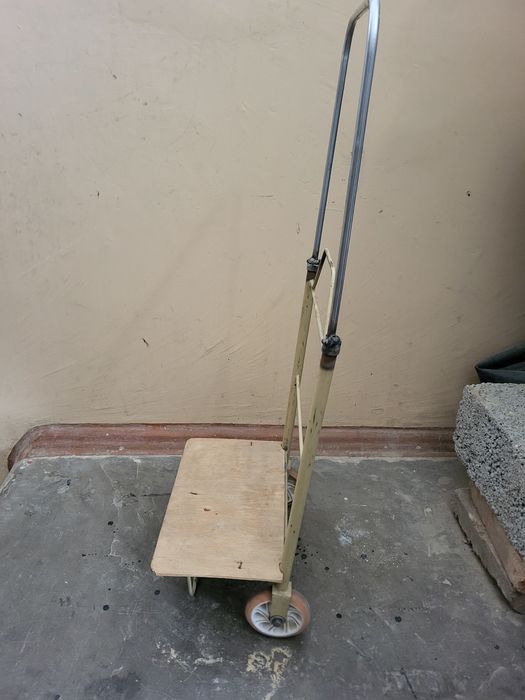 Продаётся базарная тележка