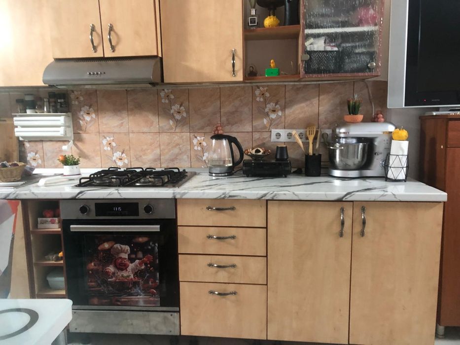 Vând mobila de bucatarie