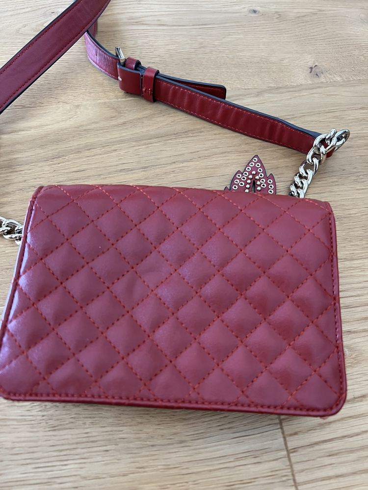 Чанта Guess