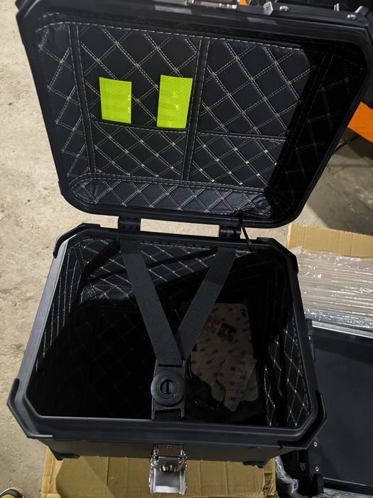 Cutie aluminiu 45 L cu placa de prindere