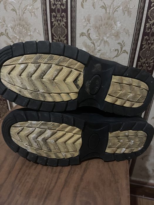 Кроссовки теплые 43 р.