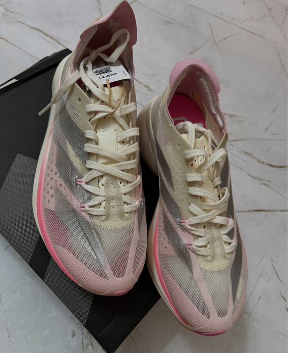 Продам новый кроссовку