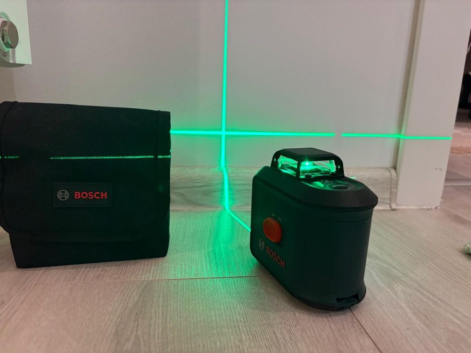 Nivela Laser Bosch universal level 360 grade