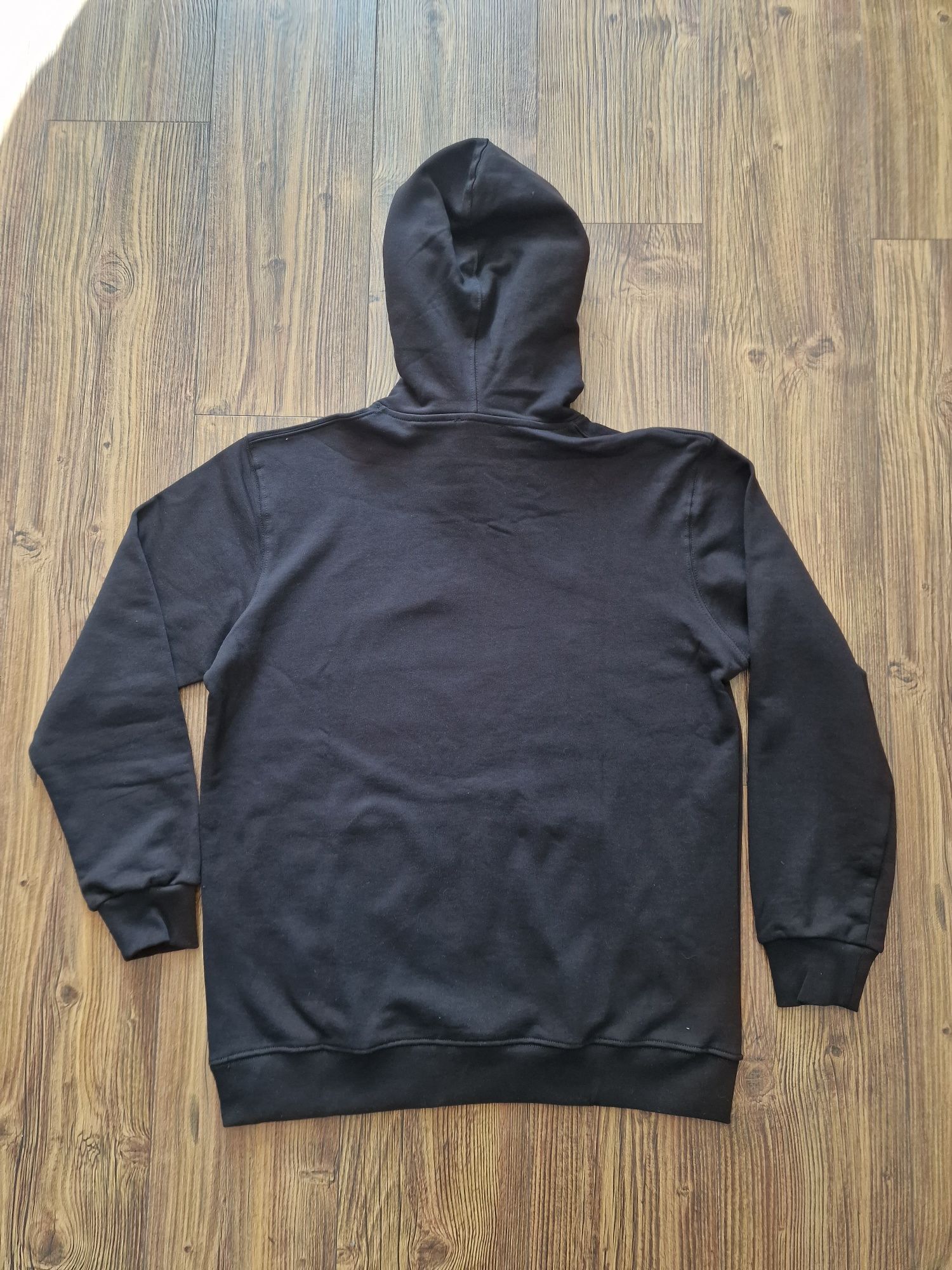 Страхотна мъжка блуза суитчър с качулка размер S M L XL 2XL

Размер S,