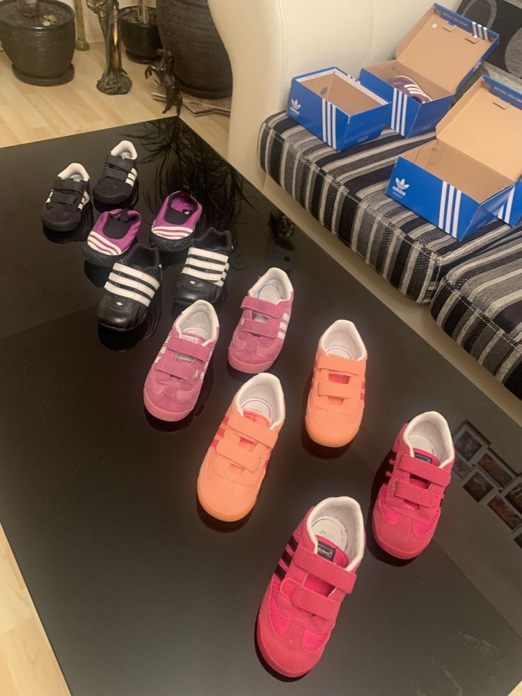 Продавам детцки маратонки adidas!!! От 18-25 номер