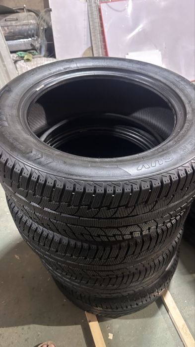 Зимние шины  235/55/17