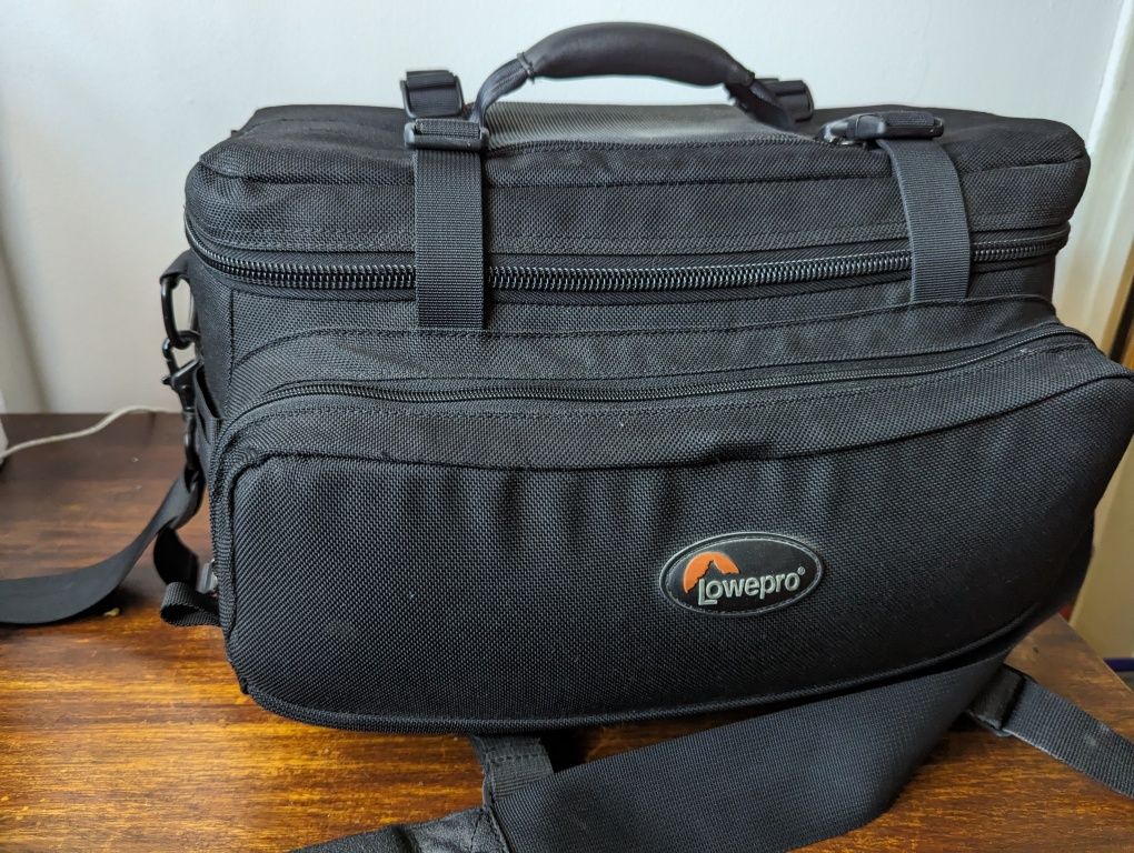 Canon EOS 20D cu geanta și accesorii