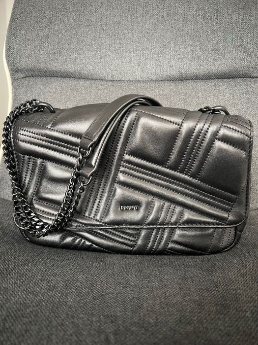 Дамска чанта DKNY