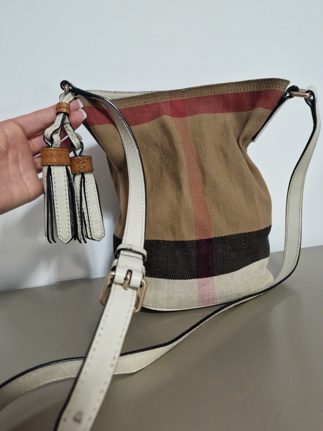 Geanta de umar Burberry