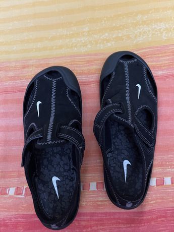 Sandale Nike marimea 32