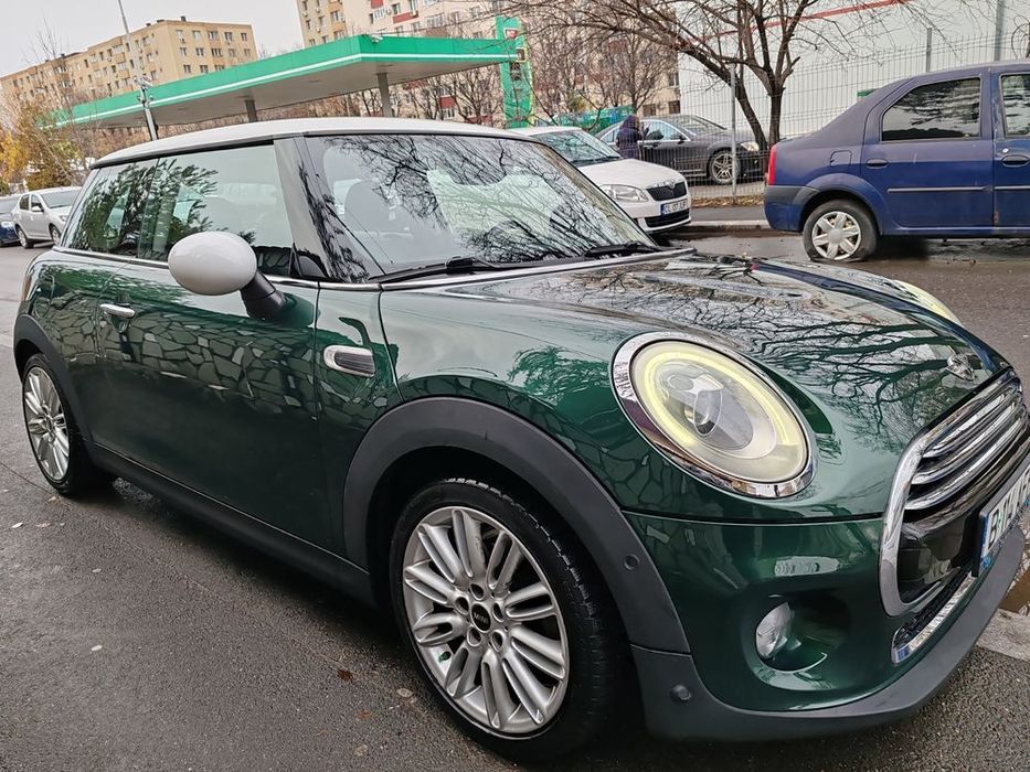Mini Cooper British racing green