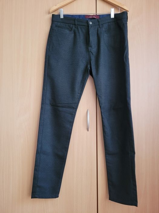 Vând pantaloni marca Zara, negri, mărimea M