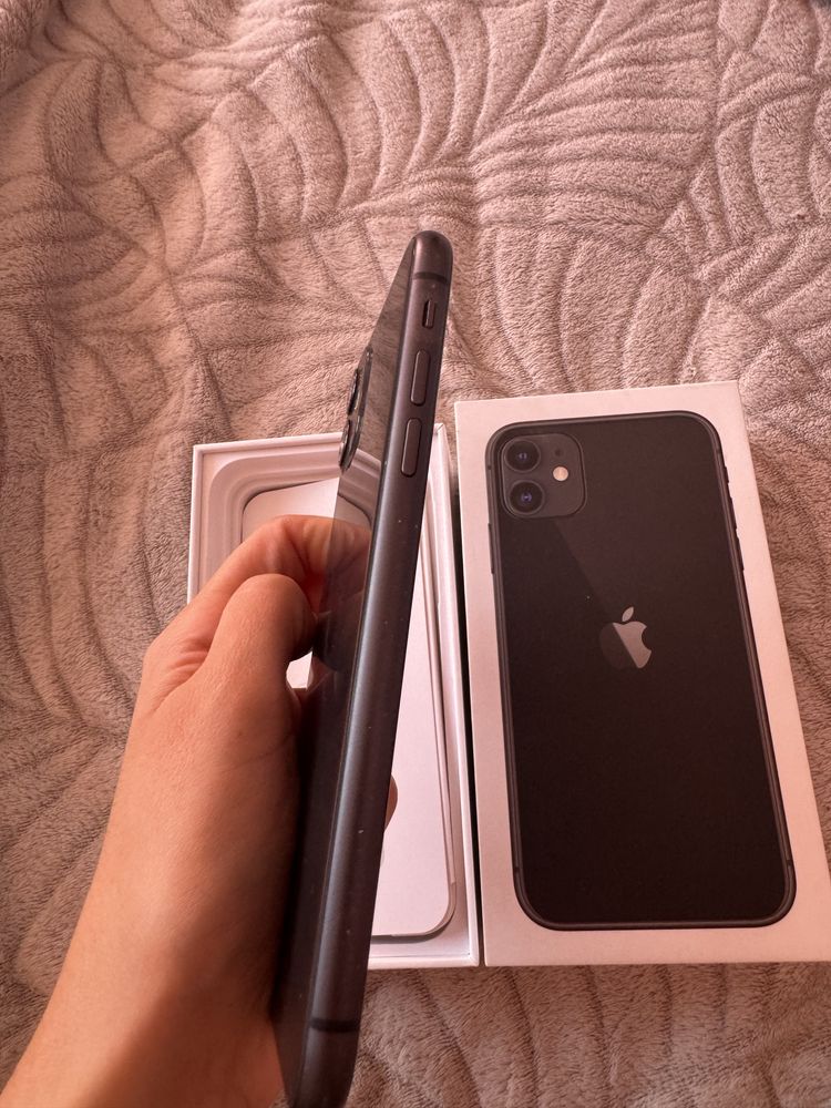 Iphone 11 ; 64GB, запазен