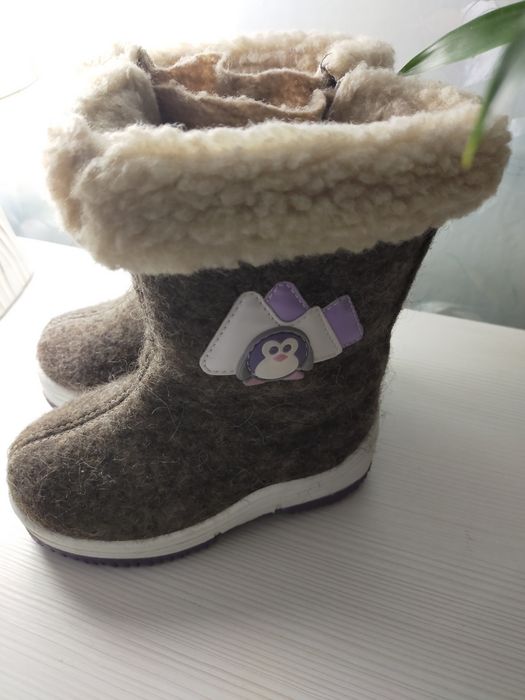 Продам зимние сапожки размер 25 Юничел