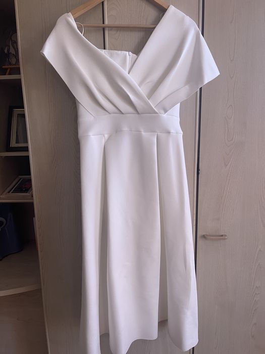 Vand rochie alba marinea 40/42.