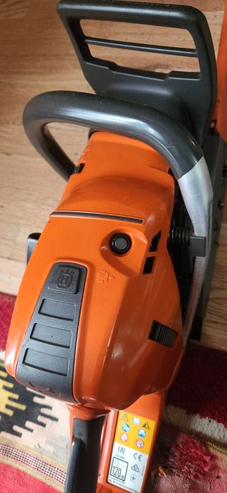 Vand HUSQVARNA 572 XP ,an stare ca nou