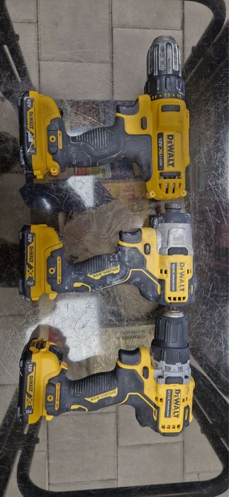 3 бр винтоверт  Dewalt зарядно