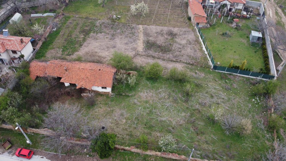 Къща с двор в град Хисаря