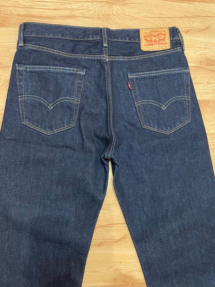 Blugi Levi’s 401