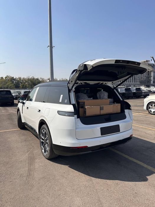 Lynk&Co 900 гибрид