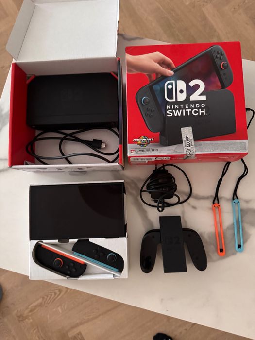 Nintendo switch 2 + Mariocart world game + Fortnight
