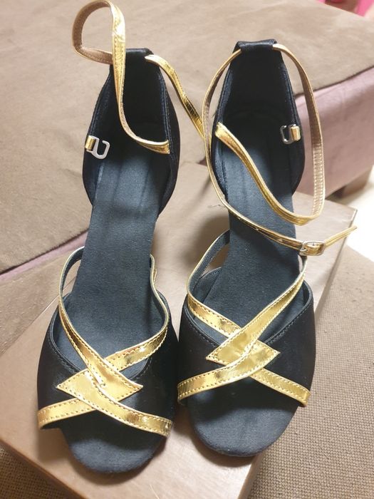 Продам туфли для танце р.39