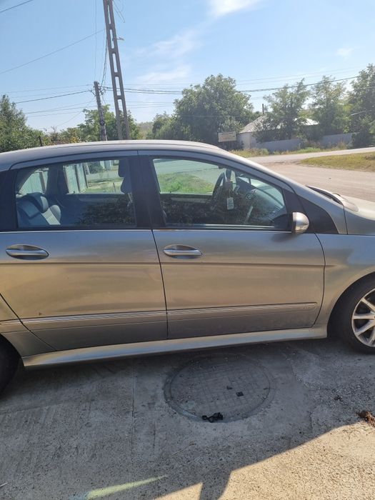 Vand Mercedes  automată  motor 2.0 diesel.