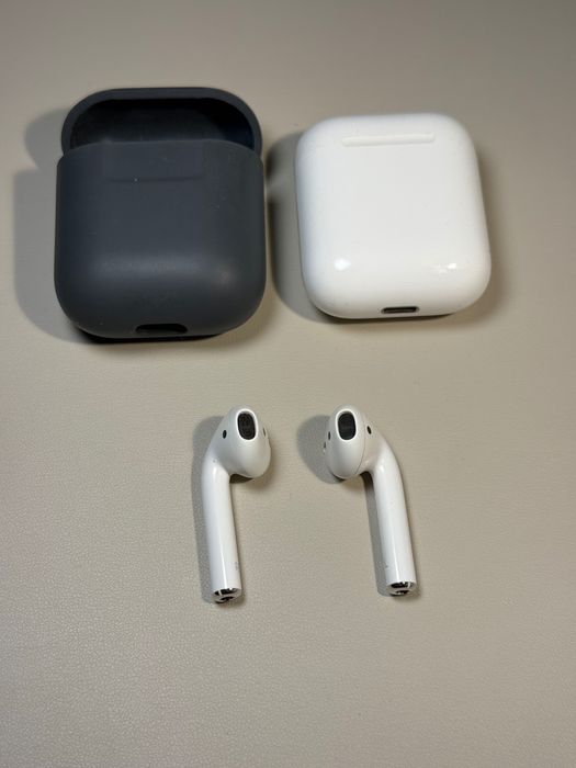 Apple AirPods (Gen 2) - Carcasă Standard - Funcționale, Cu Husă