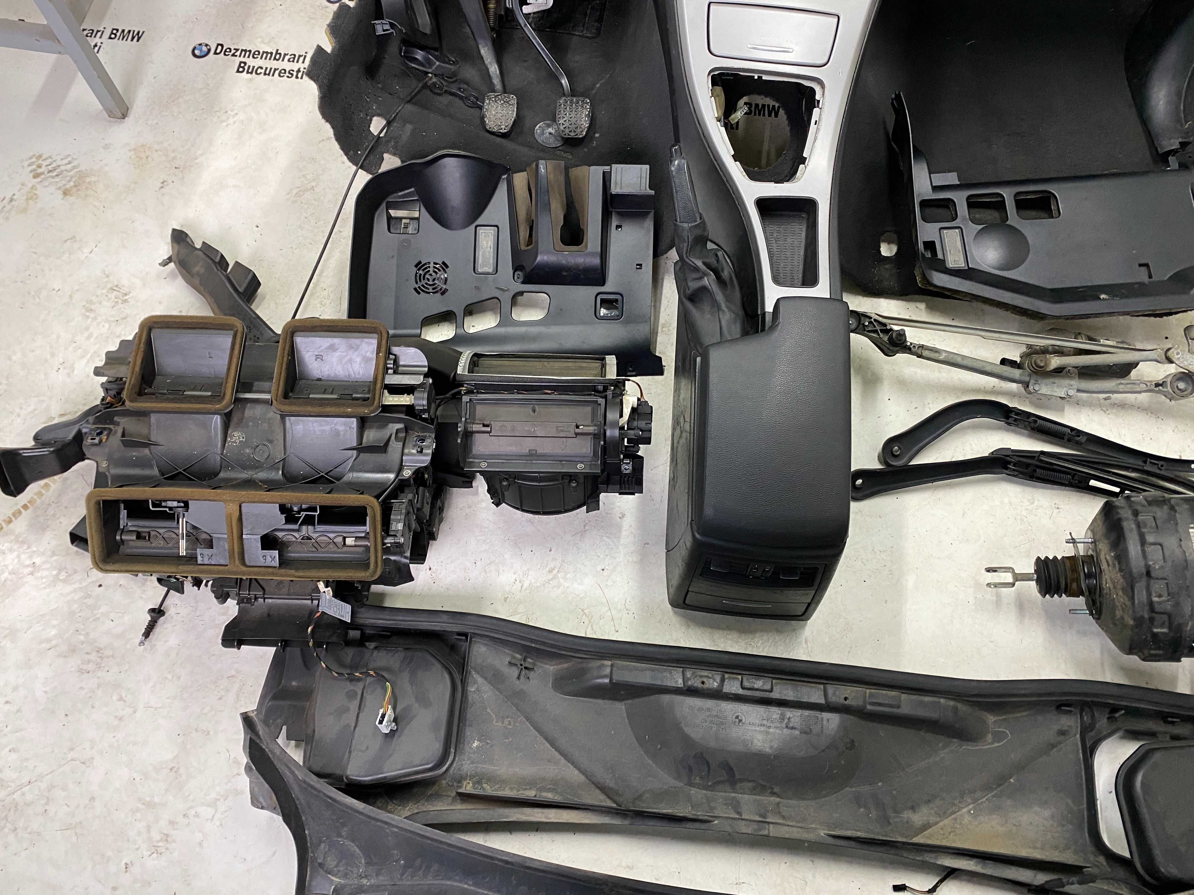 Kit conversie mutare volan BMW E90,E91 plansa bord neagra Europa