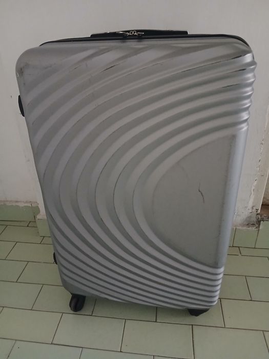 Куфар на колелца