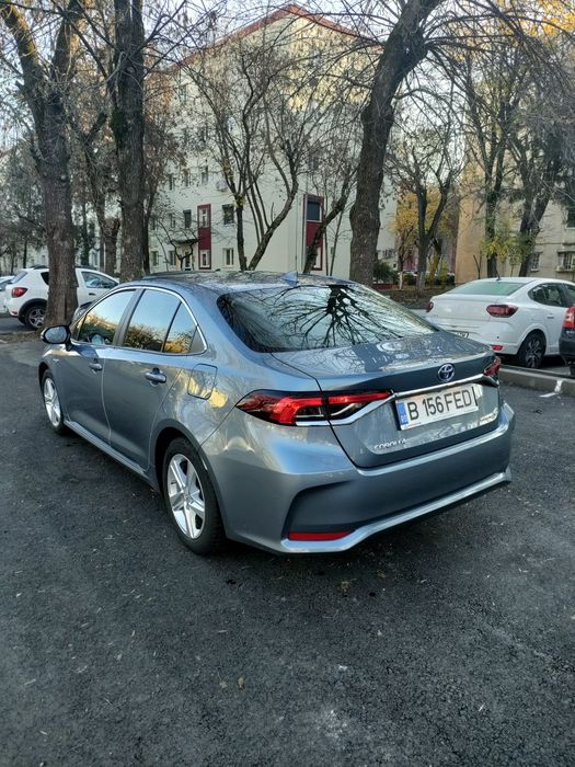Toyota Corolla 1.8 Hibrid impecabil